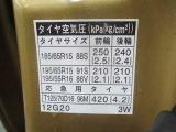 タイヤサイズです♪お客さまのお好きなタイヤ・ホイール(車検対応品のみ)への買い換えも可能です。お気軽にご相談下さい♪