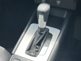 【 シフト 】シフトも操作しやすく快適なドライブを楽しんでいただけます。