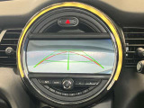 【バックモニター】駐車するとき、後ろのスペースがどれくらいあるかわからず、うまく停められない・・なんてことを防ぐ、バックカメラを装備!