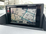 映像の鮮明なフルセグ対応の純正メモリーナビ。目的地まで道案内をしてくれるので安心して出かけられます。