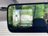 【マルチアラウンドモニター】専用のカメラにより、上から見下ろしたような視点で360度クルマの周囲を確認することができます☆死角部分も確認しやすく、狭い場所での切り返しや駐車もスムーズに行えます。