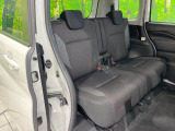 後部座席も気になるようなキズ・汚れやへたり等、大きなダメージはなく、良好な状態です。