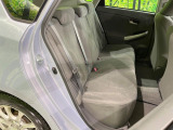 後部座席も気になるようなキズ・汚れやへたり等、大きなダメージはなく、良好な状態です。