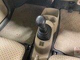 ミッションはフロア5MT!マニュアル車です!
