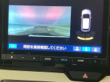 バックカメラが付いているので、車庫入れもラクラクです♪更にバンパーに取り付けられたソナーセンサーで、障害物を音とナビゲーション画面で知らせてくれます♪