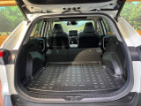 後席を格納すると、これだけの広さが!シーンに合わせたシートアレンジで、大きな荷物も積むことが出来ます♪