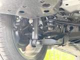 お車を安心してお乗りいただく為には、足回りの定期点検が欠かせません。サービスサポート(有償保証)では無料点検もご提供しており、安心のカーライフをお過ごしいただけるサポート体制が整っています。