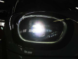 LEDオートヘッドライト&フォグライトを搭載しております。前方を明るく照らし夜間走行時に非常に重宝いたします。