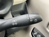 トンネル進入時や暗くなれば自動点灯するオートライトです。