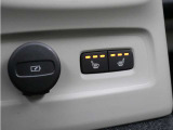 シートヒーターはフロントだけでなくリアシートにも装備。4席で独立した調整が可能です。
