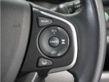 ◆アダプティブクルーズコントロール◆予め設定した車速内でクルマが自動的に加減速。前走車との適切な車間距離を維持しながら追従走行します。【LKAS】車線維持支援システムでステアリング操作を支援。