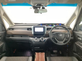 【前方視界】開放的な前方視界!運転がしやすく疲れにくいです♪窓が大きく、見通しがとっても良いおクルマですよ♪