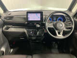 上下左右に広い死角の少ない視界と、遠くまで見渡せる高いアイポイントにより安心して運転できます!