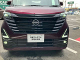 ヘッドライトは明るいLEDタイプです