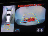 バックガイドモニターを装備しています、車庫入れもラクラクです。パノラミックビューモニターを搭載しています、上からの画像も表示されます。