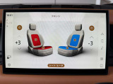 シートヒーター・クーラー搭載。3段階で温度調節ができ、季節によっては欲しい機能の一つです。女性からの支持が非常に高い装備です。