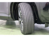 タイヤサイズはハイスペックな215/50R18。