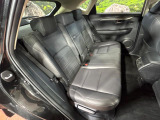 後部座席も気になるようなキズ・汚れやへたり等、大きなダメージはなく、良好な状態です。