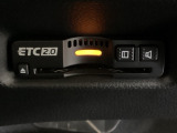 ハンドルの左下にETC2.0がついています。高速道路の料金所の通過も楽々です。 カードの取り出しもしやすい場所についています。