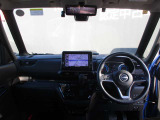 フロントガラスが広く視界が広々としているので、運転がとてもし易いです