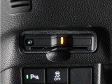 視界広々で運転しやすくロングドライブでも疲れを感じさせないすっきりとまとまったインパネ周りです。