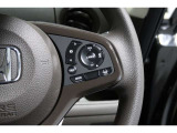 Hondaセンシングの機能のひとつ、アダプティブクルーズコントロール付!アクセルから足を離しても設定したスピードと前車との車間を保ち走行してくれます!車線維持もアシスト☆高速道路で疲労軽減ですね☆