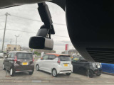 前方及び室内と後方を撮影するドライブレコーダーです。