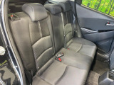後部座席も気になるようなキズ・汚れやへたり等、大きなダメージはなく、良好な状態です。