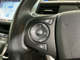 ステアリングにオーディオ操作スイッチが付いています。オーディオ画面に直接タッチしなくても操作が出来ますので、運転に集中できます。