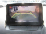 バックモニターで、後方を確認しながら安心して駐車することができます。運転初心者も熟練者も必須の機能ですよ!