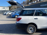 バックドア全開写真です。荷物等載せるときは、ぶつからない位置に、駐車し、バックドアを開けるよう、注意下さい。