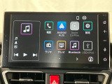 【9インチスマホ連携ディスプレイオーディオ】 対応しているスマホアプリを大画面で使えます!フルセグテレビやラジオの視聴、Bluetooth接続による音楽鑑賞、ハンズフリー通話なども利用可能です。