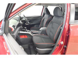 中古車をキレイで気持ちよくお乗りいただけるよう、エンジンルームからシートを外した洗浄まで、目に見えない部分も徹底的に洗浄しています!
