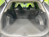 【パワーバックドア】スマートキーや運転席のボタンを押すだけでリアゲートが自動で開閉します!荷物を持っている時や、高い位置にあるバックドアを閉める際に便利な機能です♪
