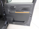 中古車は一物一価、同じようなお車でも、整備状況、外内装の状態など様々です。