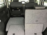 シートを倒すと大きな荷物や長い荷物などたくさん積めますよ☆