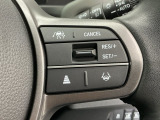 アクセルから足を離しても設定したスピードを保ち走行し、高速道路での疲労軽減に役立つクルーズコントロール付きです!