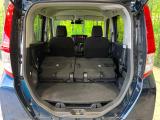 普段のお買い物や通勤、送迎等に十分な荷室スペースを確保しております。セカンドシートを倒すと、大きな荷物の積載も可能です♪