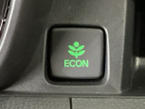 ★ECONスイッチ★ エコドライブを加速しよう!スイッチをONにすると、運転の仕方によるロスを抑え込み燃費をよくするようクルマが頑張ります(*^ー^*)燃費向上にチャレンジ♪