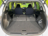 普段のお買い物や通勤、送迎等に十分な荷室スペースを確保しております。セカンドシートを倒すと、大きな荷物の積載も可能です♪