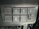 アイドリングストップ機能がついているので、停車時にエンジンを止めて燃料消費を抑えます。環境にもお財布に優しいですね♪