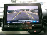 リアカメラが装備されています。バックにいれるだけでナビ画面に映ります。後方の安全確認や、狭い駐車場での車庫入れ、雨の日や夜間などに便利です。安全、安心にバックするためには必須アイテムですね。
