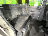 後部座席も気になるようなキズ・汚れやへたり等、大きなダメージはなく、良好な状態です。