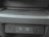 携帯電話ワイヤレス充電対応!USB機器接続出来ます!