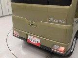 愛知ダイハツのお店では、ダイハツ車を知り尽くしたプロフェッショナルなサービススタッフが、専用の診断機器を使って各システムを点検しております。