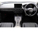 操作性に優れた運転席となります!小物入れや各ボタンの配置にこだわり、使いやすいです!座り心地もよく視認性も良好なのでロングドライブもお任せ下さい!