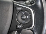 ◆アダプティブクルーズコントロール◆予め設定した車速内でクルマが自動的に加減速。前走車との適切な車間距離を維持しながら追従走行します。【LKAS】車線維持支援システムでステアリング操作を支援。
