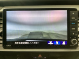 【バックカメラ】運転が苦手な方も車庫入れラクラクです!ギアをリバースに入れれば自動的に切り換わりますので、面倒な操作は不要です♪狭い駐車場もお車を傷つけず安心ですね!