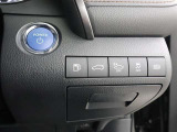 ドライバーが操作しやすいように各スイッチ類が運転席側に集中。