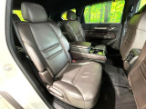 後部座席も気になるようなキズ・汚れやへたり等、大きなダメージはなく、良好な状態です。
